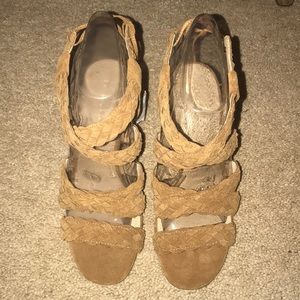 Beautiful caramel Chunky heel sandal